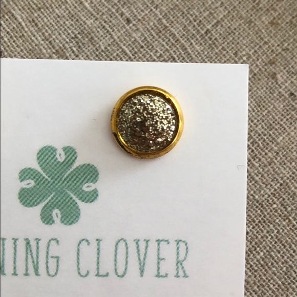 NWOT Gold Glitter Earrings - Picture 2 of 3